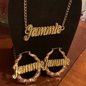 Custom nameplate jewelry